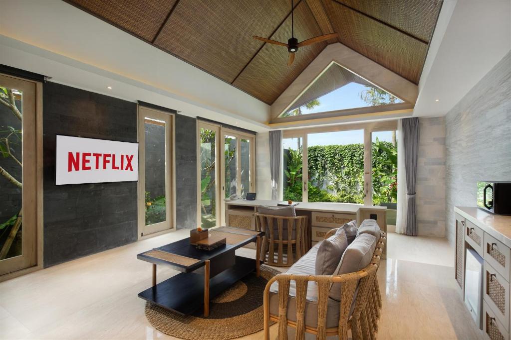 Romantic Tropical Nook 1 Bedroom Private Villa in Canggu — image 1