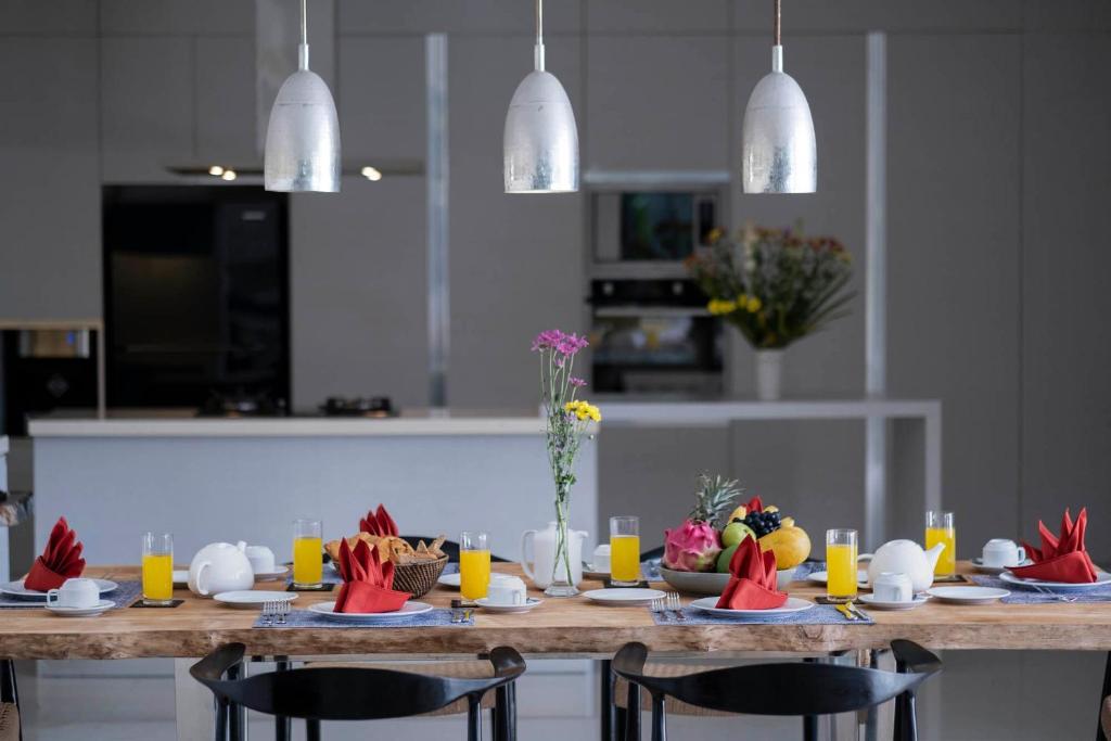 Romantic Garden Retreat 3 Bedroom Private Villa in Canggu — image 11