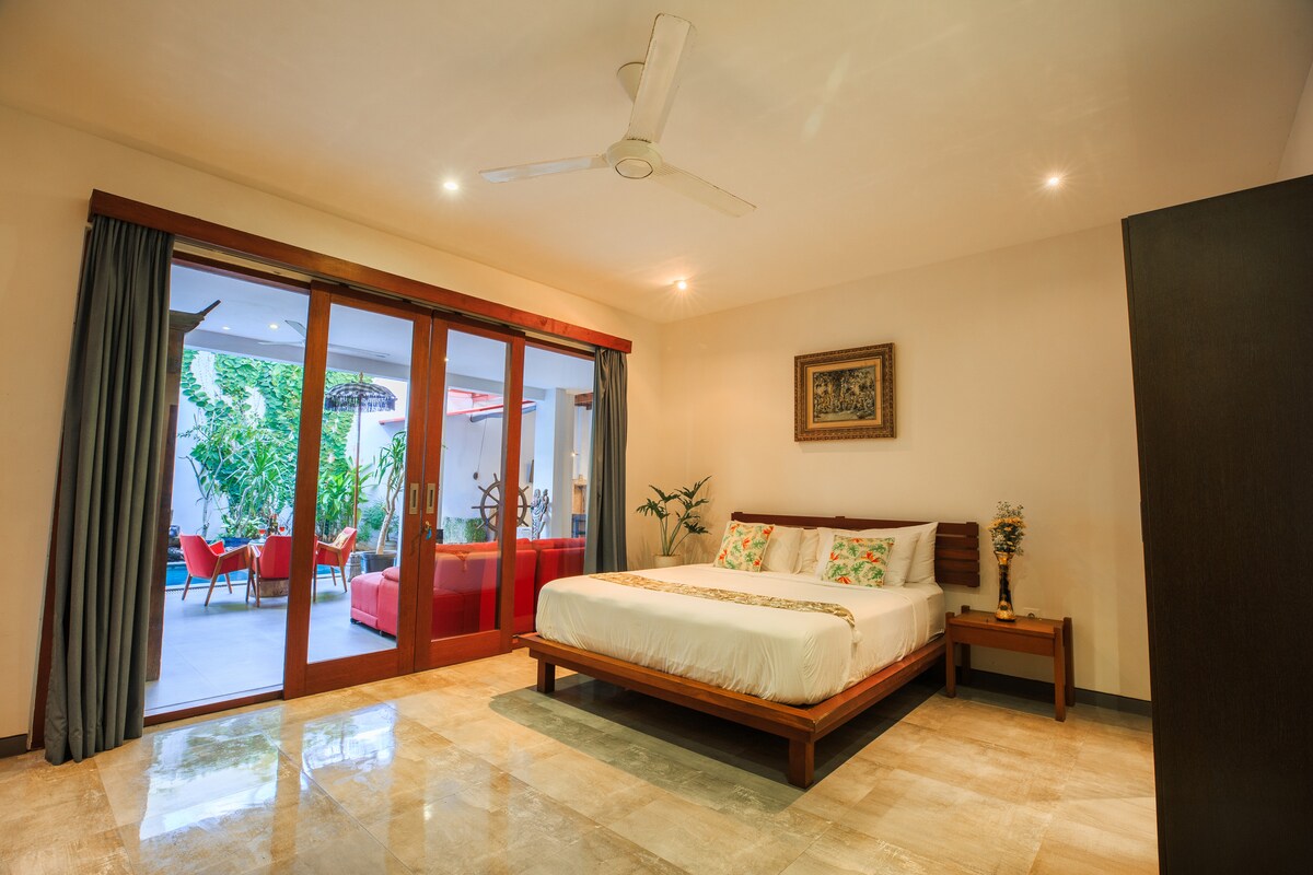 Chic Ethnic Heart 3 Bedroom Private Villa in Canggu