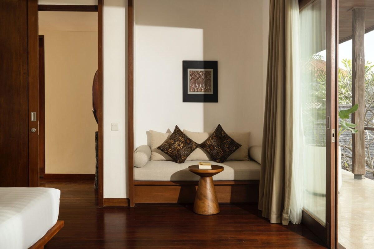 Luxe Surf Retreat 3 Bedroom Private Villa in Canggu — image 4