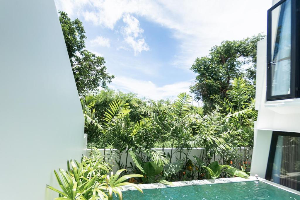 Minimalist Tropical Haven 2 Bedroom Private Villa in Canggu — image 1