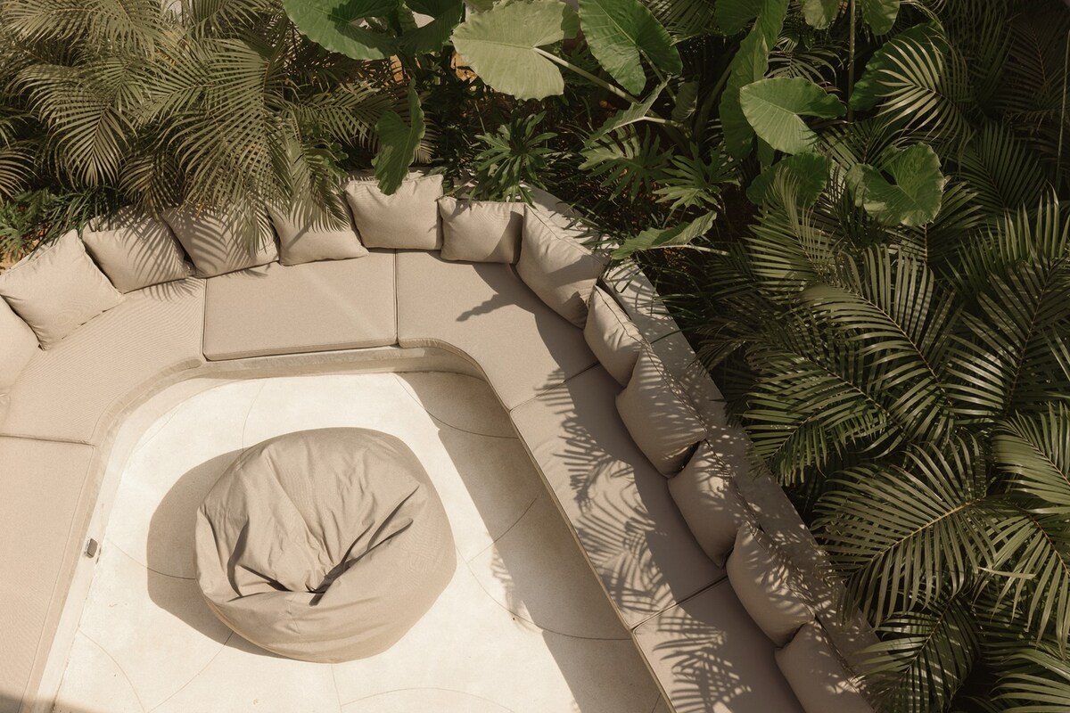 Lush Riverside Estate 5 Bedroom Private Villa in Canggu — image 9