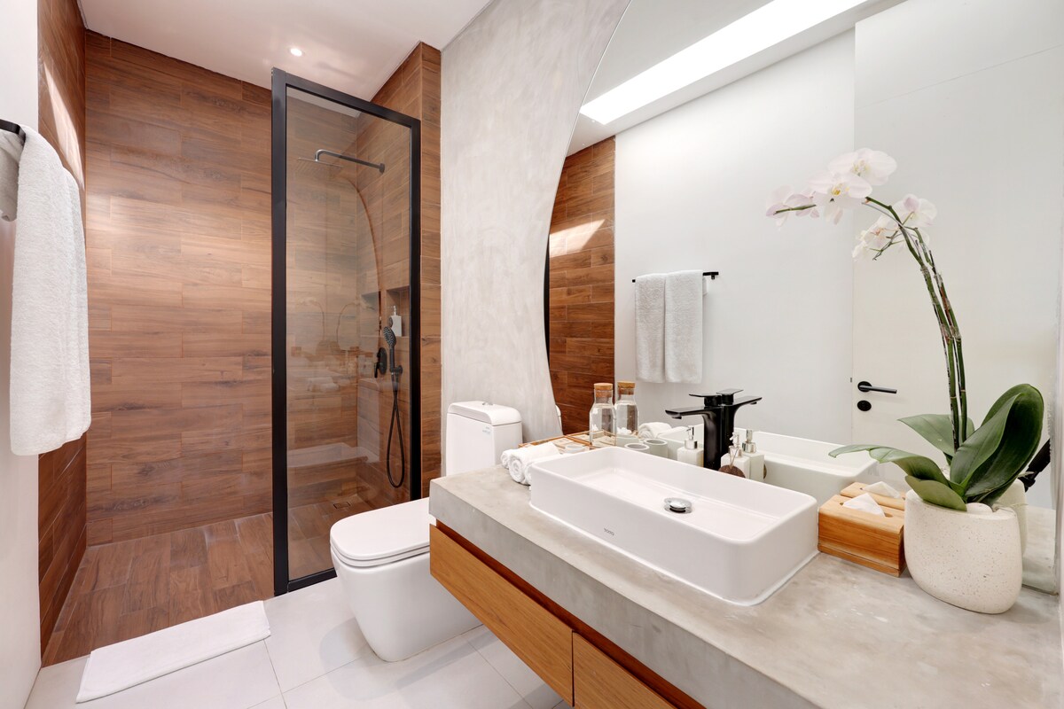 Peaceful Garden Sanctuary 3 Bedroom Private Villa in Canggu — image 5