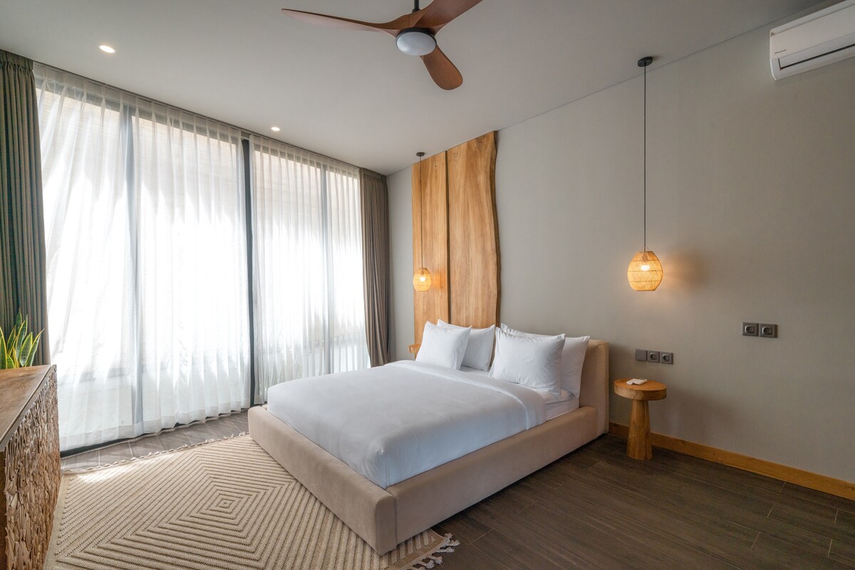 Amanora — 5BR Villa Rental in Canggu — image 3