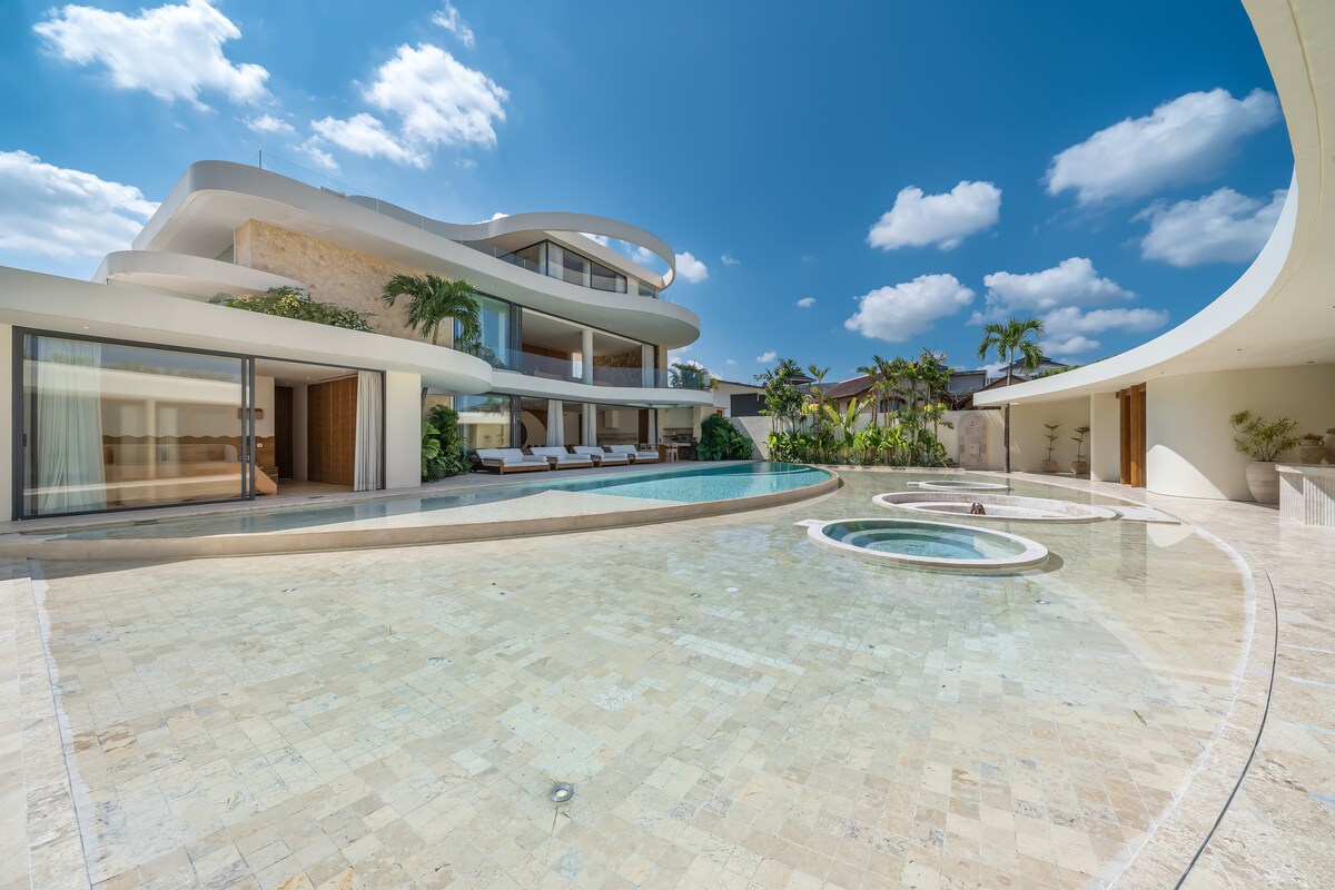 Babylon Villa — 8BR Villa Rental in Seseh — image 3