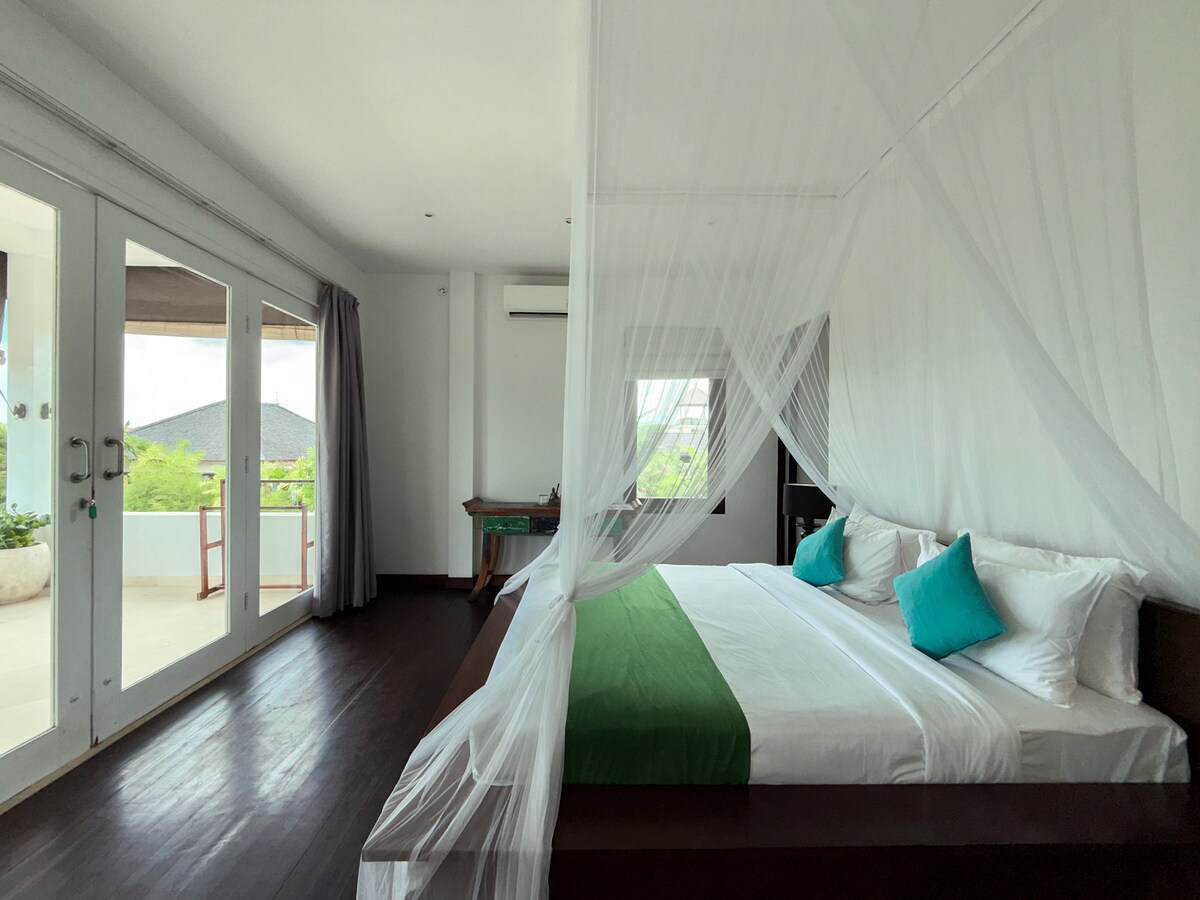 The Backyard Bingin — 10BR Villa Rental in Uluwatu — image 5