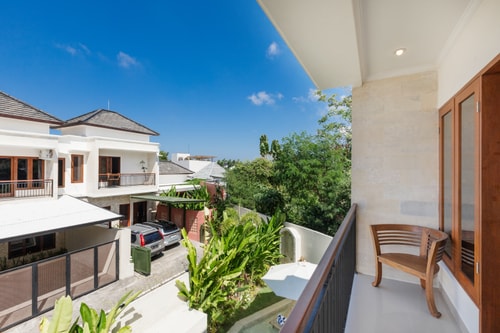 3+1 BR - Near Gwk & Quiet Neighbourhood in Ungasan, Bali — image 8