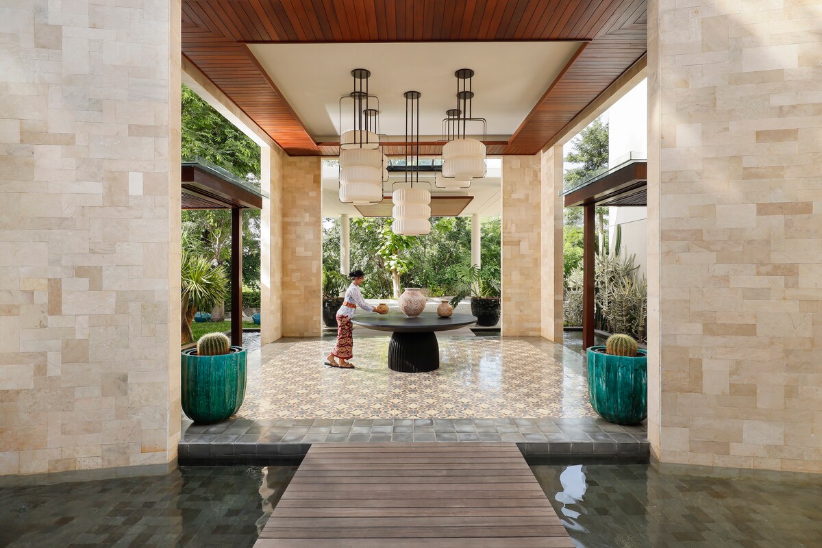 Traditional Joglo Retreat 10 Bedroom Private Villa in Jimbaran