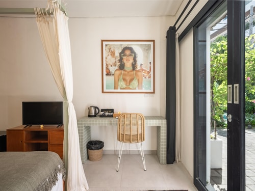 Tropical Studio with Pool in Berawa in Canggu, Bali — image 2