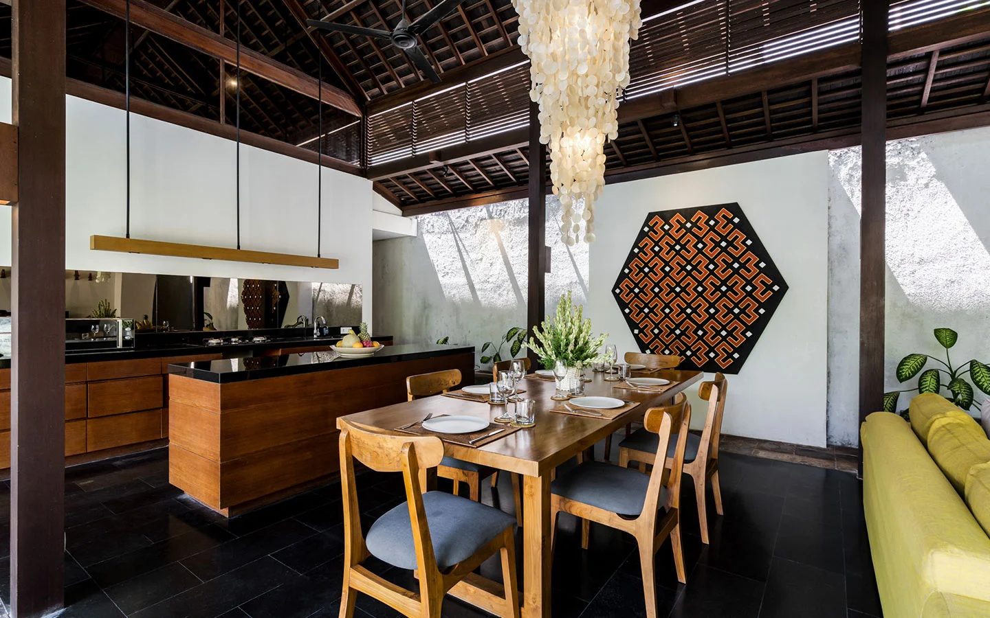 3BR Luxury Tropical Villa with Private Pool in Canggu — image 6
