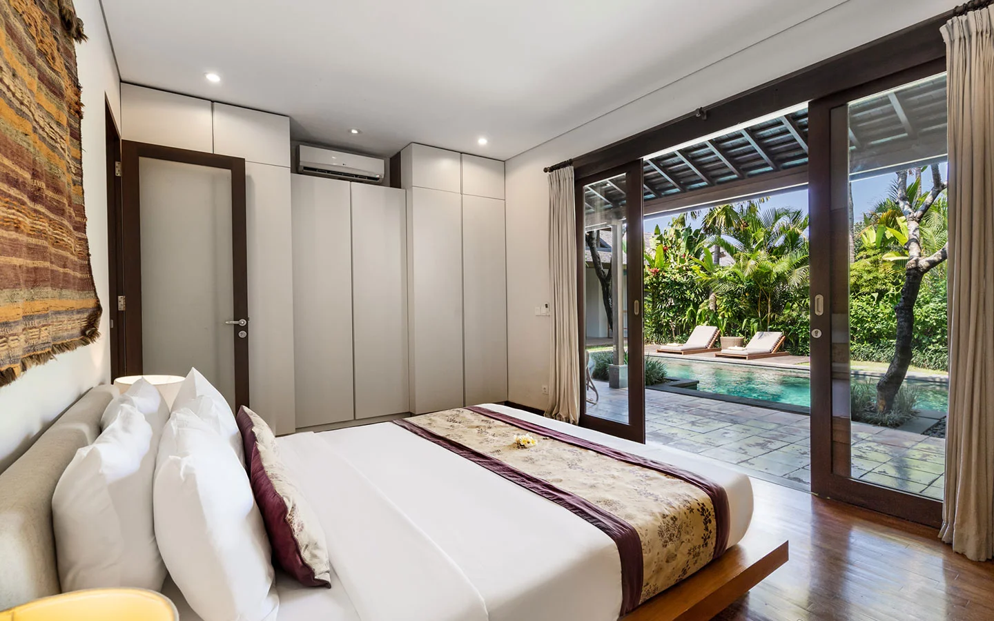 3BR Luxury Tropical Villa with Private Pool in Canggu — image 11