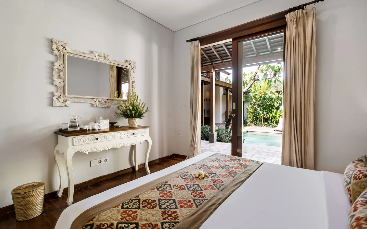 3BR Luxury Tropical Villa with Private Pool in Canggu — image 13