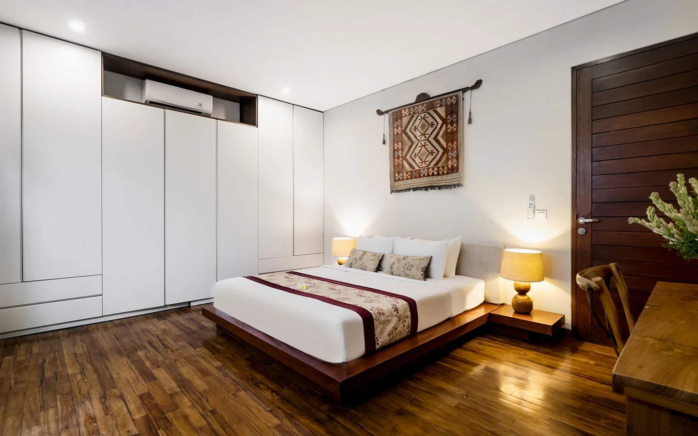 3BR Luxury Tropical Villa with Private Pool in Canggu — image 9