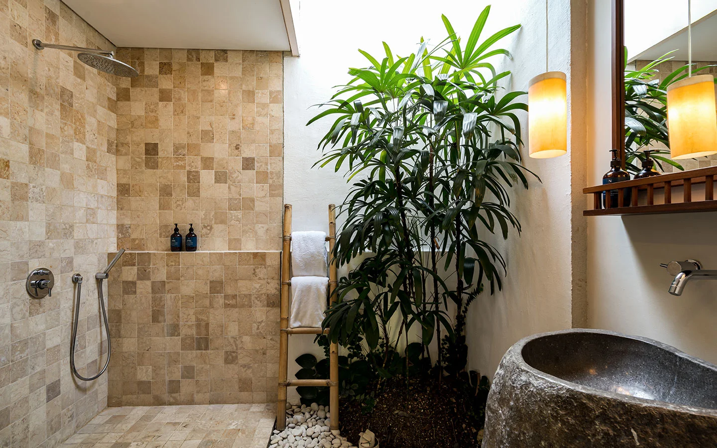 3BR Luxury Tropical Villa with Gazebo & Private Pool in Canggu — image 16