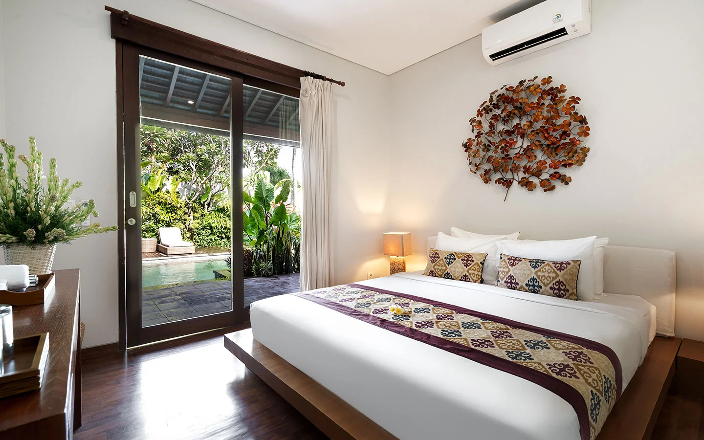 3BR Luxury Tropical Villa with Gazebo & Private Pool in Canggu — image 14