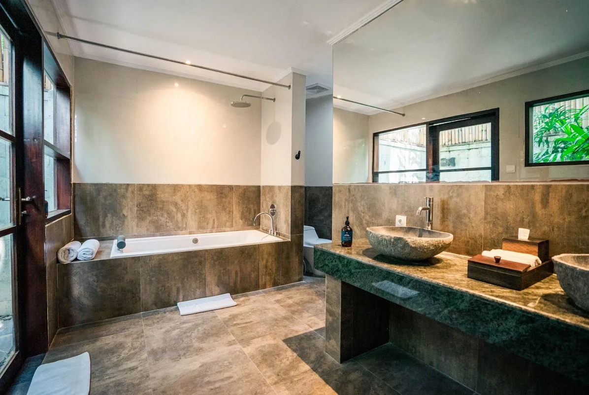 3BR Authentic Balinese Villa with Private Pool in Seminyak — image 10