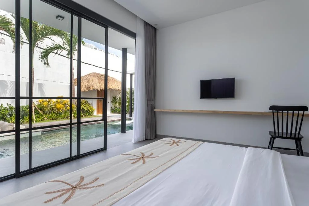 Villa Canggu – Stylish 2-Bedroom Private Villa with Pool – BVI45543 — image 18