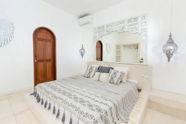 Chic 3-Bedroom Tropical Villa in Central Seminyak – Pool, Garden & BBQ – BVI45618 — image 4
