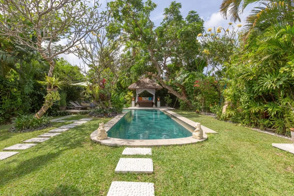 Tranquil 3-Bedroom Villa in Seminyak with Lush Garden & Private Pool – BVI45885 — image 4