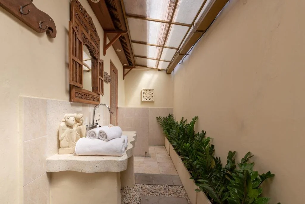 Tranquil 3-Bedroom Villa in Seminyak with Lush Garden & Private Pool – BVI45885 — image 14