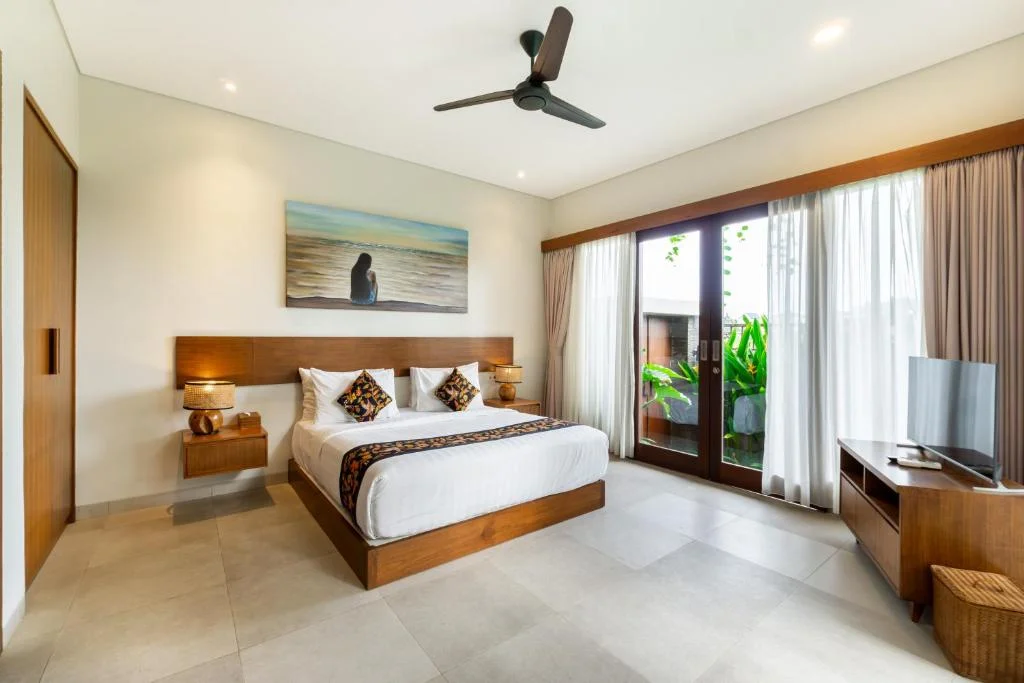 Stylish 3-Bedroom Villa in Canggu – Walk to the Beach & Trendy Cafes – BVI45928 — image 15