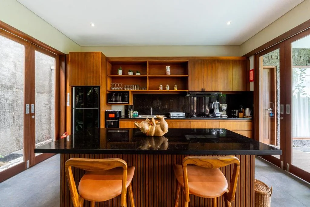 Stylish 3-Bedroom Villa in Canggu – Walk to the Beach & Trendy Cafes – BVI45928 — image 4