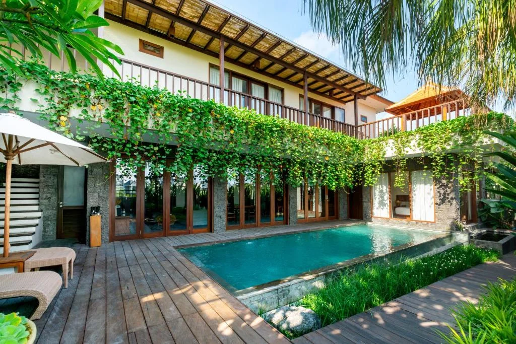 Stylish 3-Bedroom Villa in Canggu – Walk to the Beach & Trendy Cafes – BVI45928