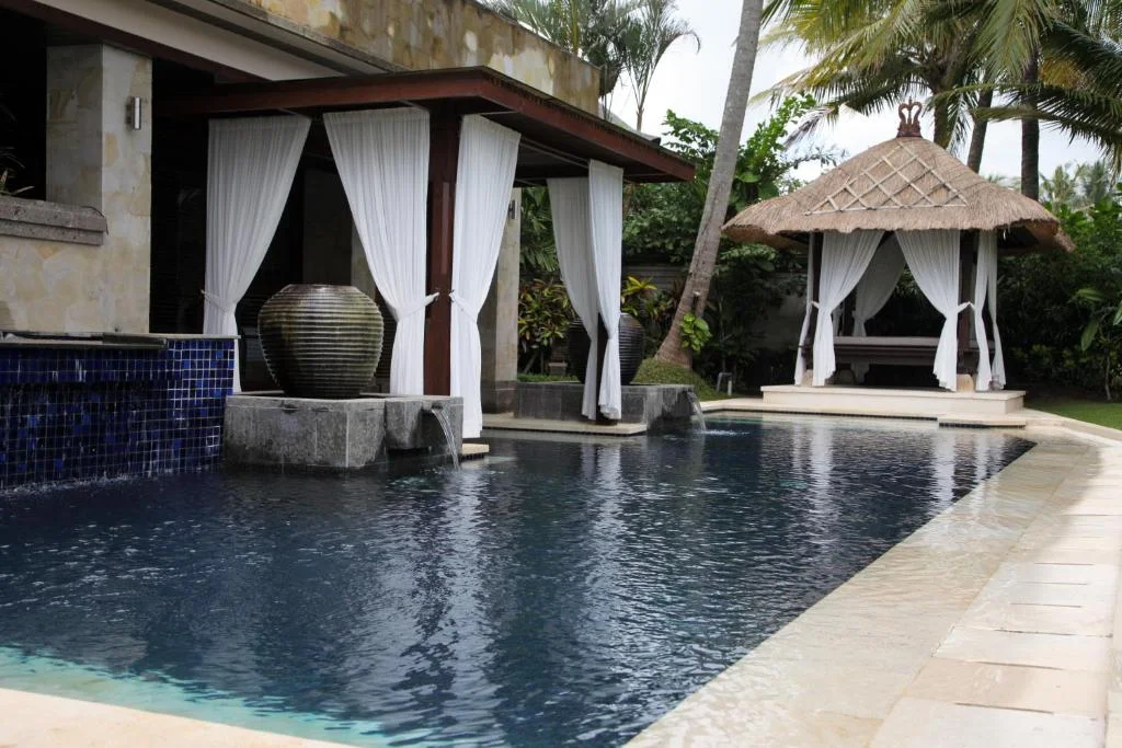 Oceanfront 5-Bedroom Luxury Villa with 2 Pools & Panoramic Sunset Views – Tanah Lot – BVI45957 — image 4