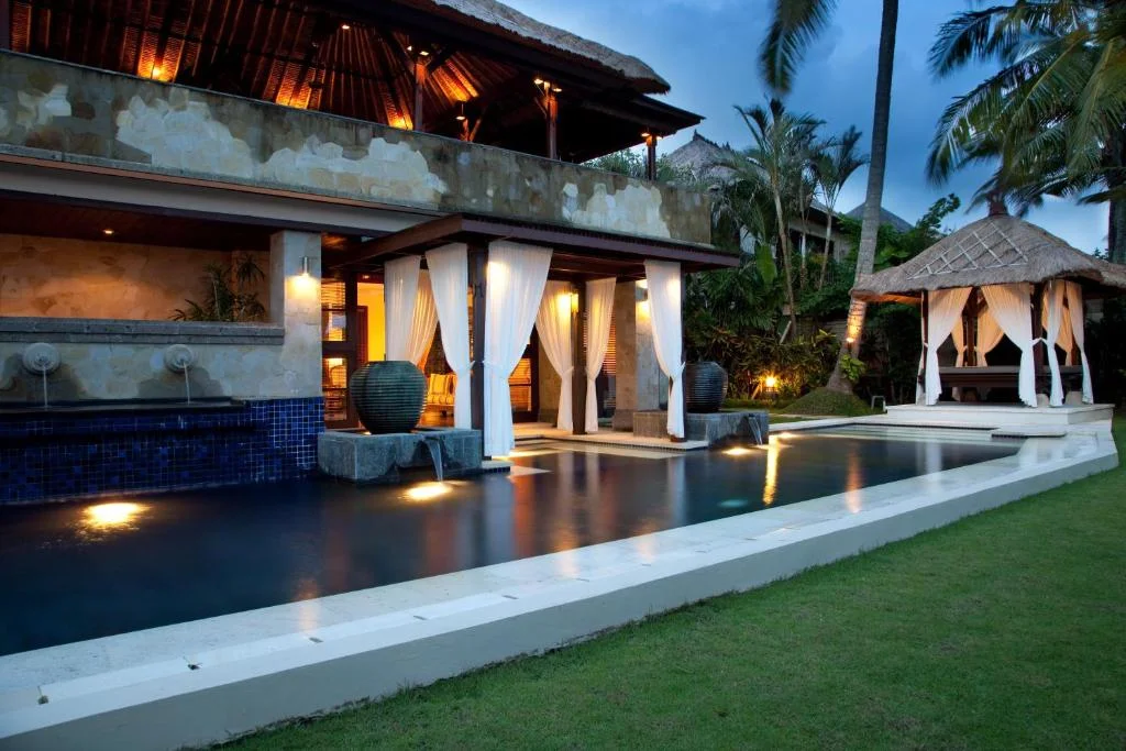 Oceanfront 5-Bedroom Luxury Villa with 2 Pools & Panoramic Sunset Views – Tanah Lot – BVI45957 — image 6