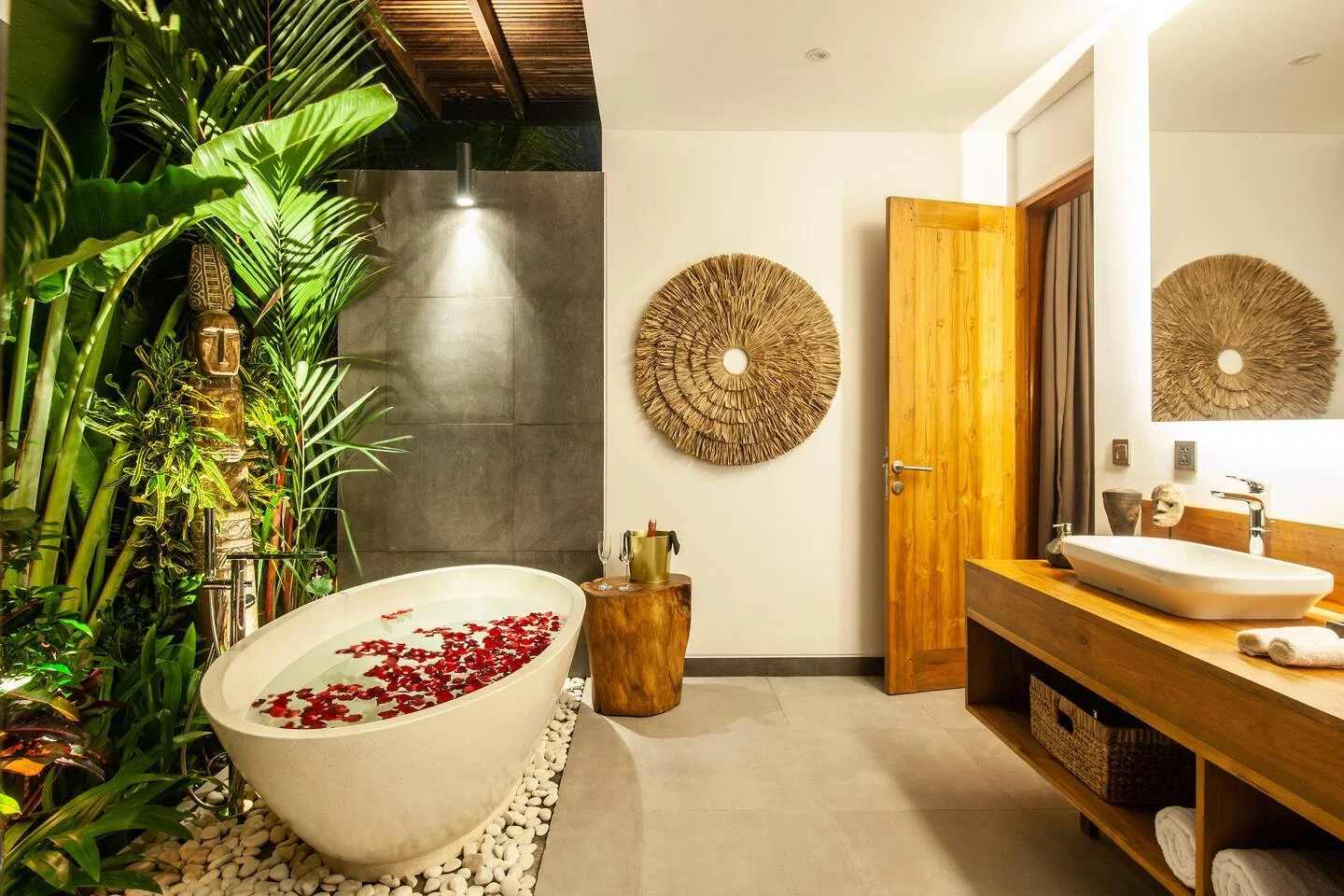 Stylish 6-Bedroom Villa in Canggu – Modern Comfort Meets Balinese Charm – BVI46023 — image 14