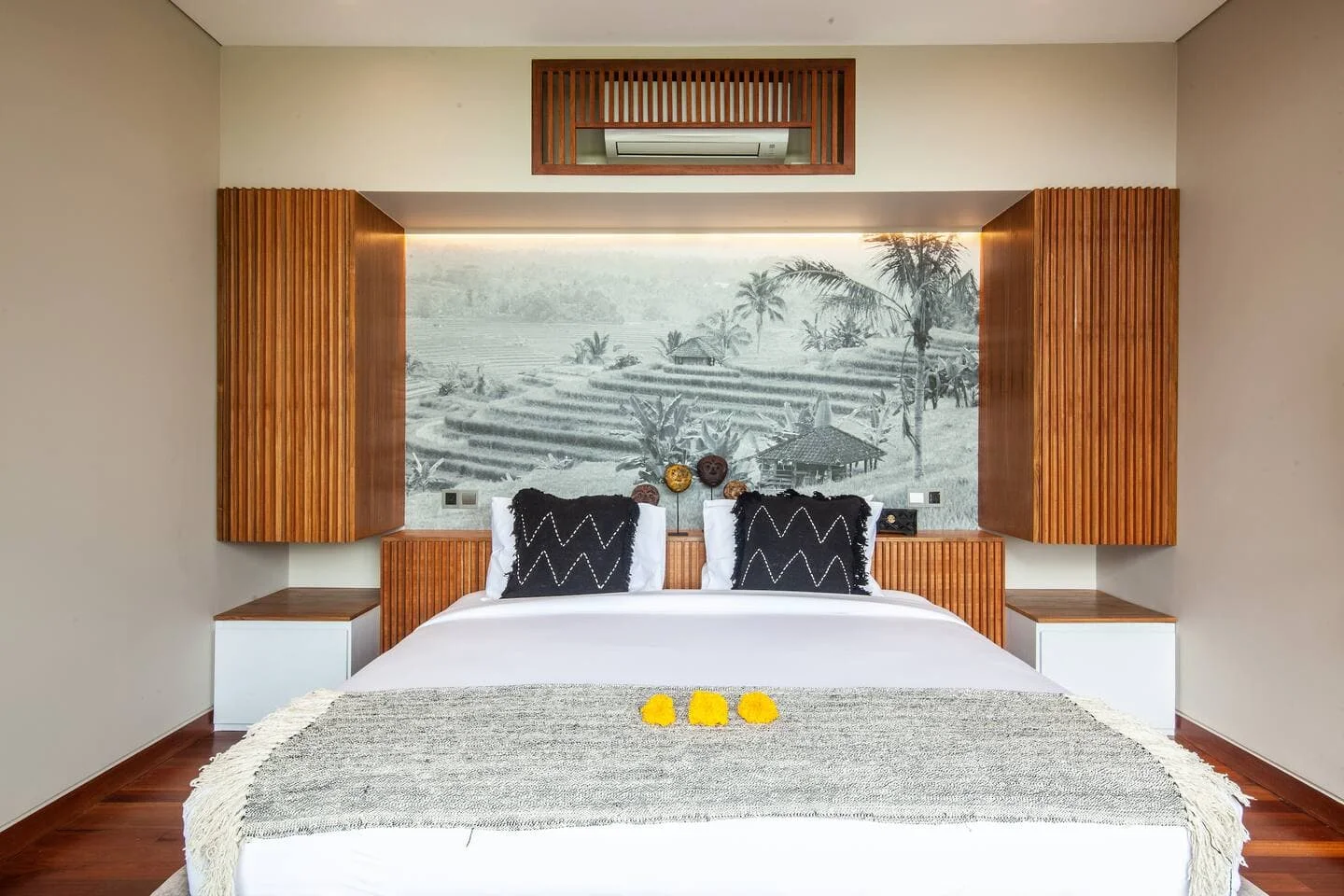 Stylish 6-Bedroom Villa in Canggu – Modern Comfort Meets Balinese Charm – BVI46023 — image 12