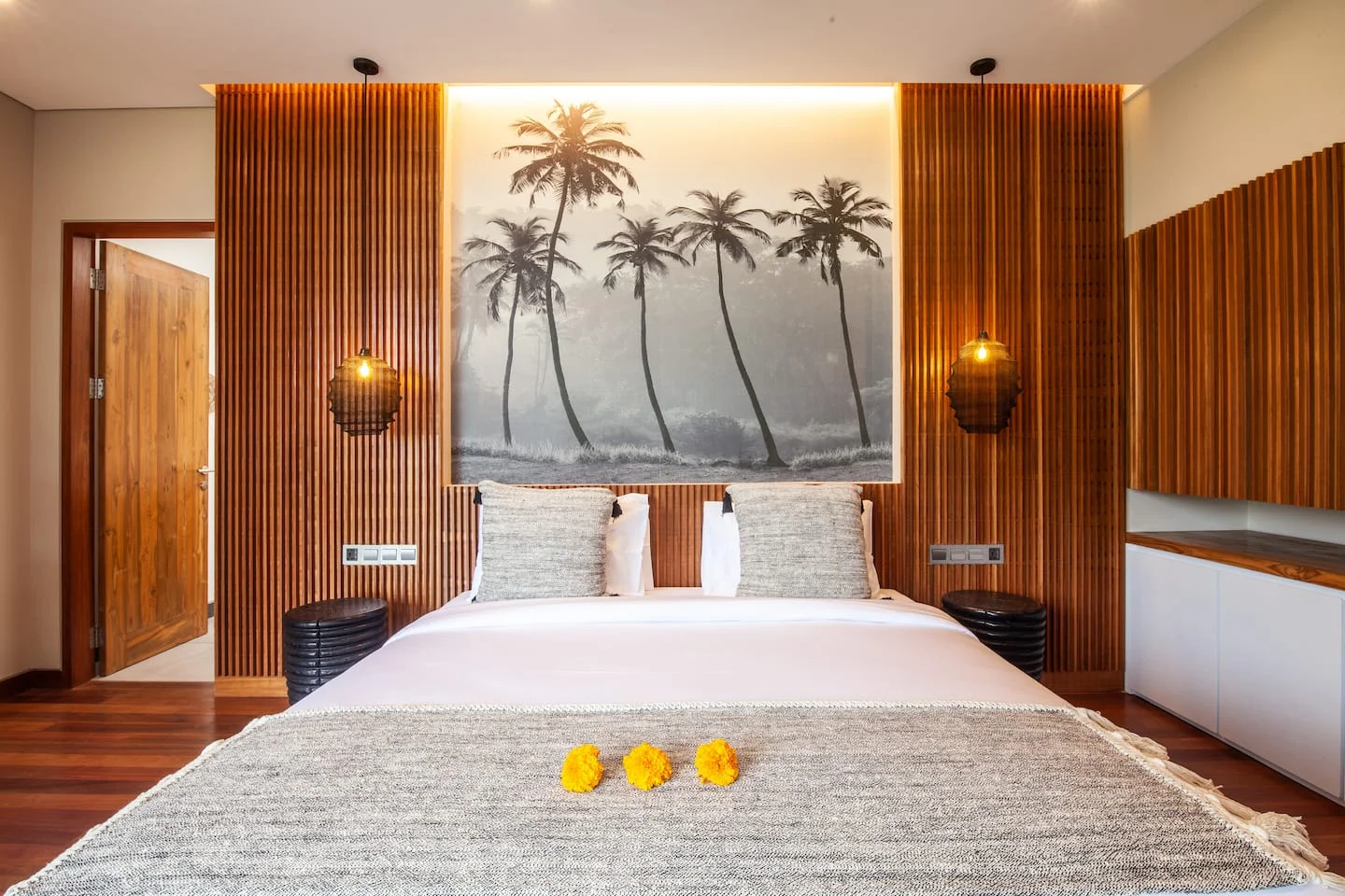 Stylish 6-Bedroom Villa in Canggu – Modern Comfort Meets Balinese Charm – BVI46023 — image 9
