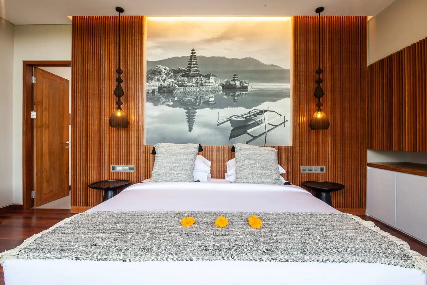Stylish 6-Bedroom Villa in Canggu – Modern Comfort Meets Balinese Charm – BVI46023 — image 13