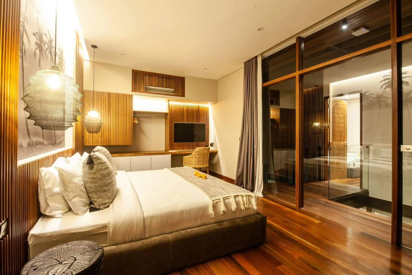 Stylish 6-Bedroom Villa in Canggu – Modern Comfort Meets Balinese Charm – BVI46023 — image 19