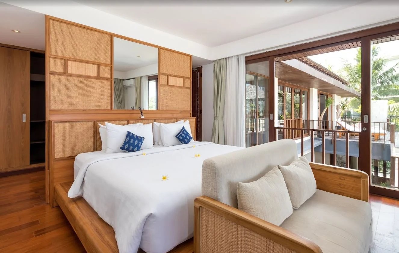 Stunning Beachfront 3-Bedroom Villa with Private Pool & Ocean Views – Batu Belig – BVI46355 — image 17