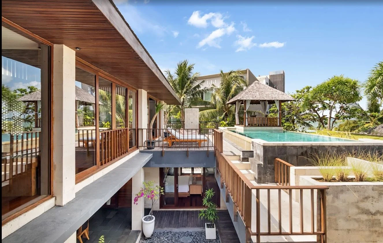 Stunning Beachfront 3-Bedroom Villa with Private Pool & Ocean Views – Batu Belig – BVI46355 — image 3