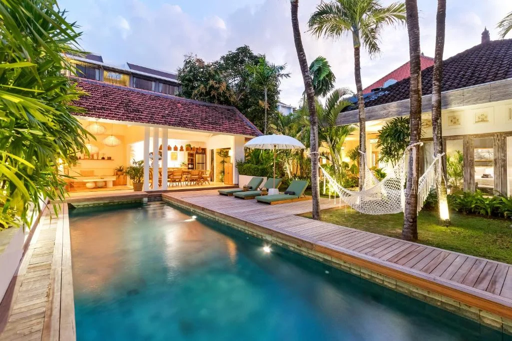 Chic 4BR Tropical Villa w/ Pool, Gazebo & Prime Seminyak Location – BVI46807
