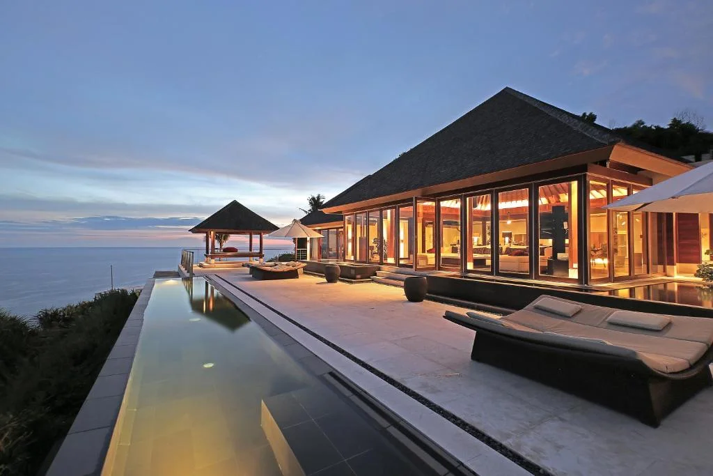 Luxury 5-Bedroom Cliffside Villa with Private Cinema & Ocean Views – Southern Bali – BVI47124