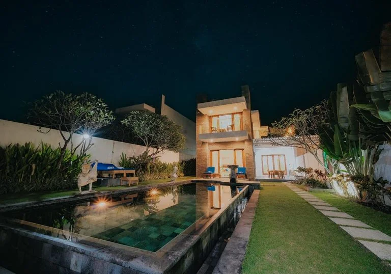 Beachfront Elegance: 3-Bedroom Private Villa in Ketewel, Gianyar – BVI47920