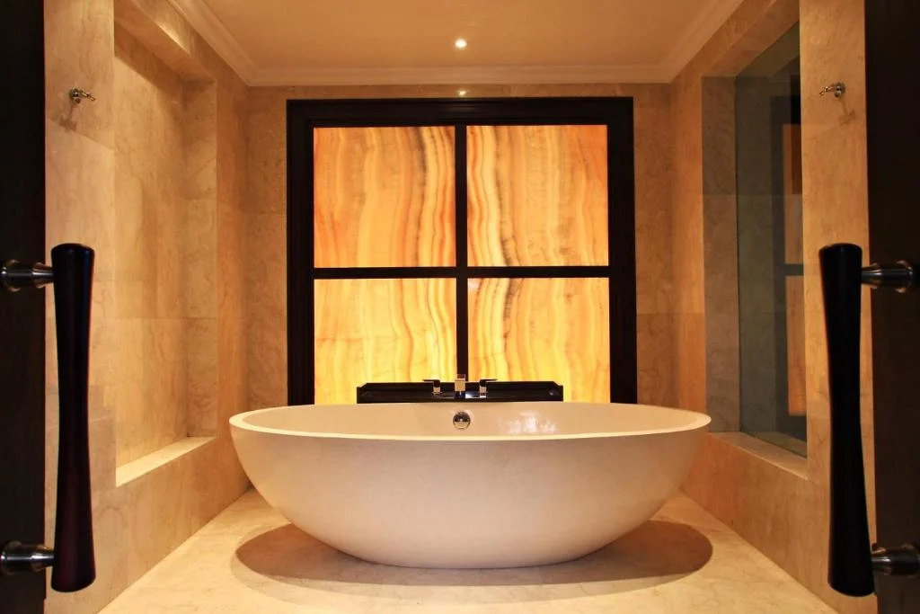 Oceanside 3-Bedroom Villa with Panoramic Sunset Views – Near Tanah Lot — image 11