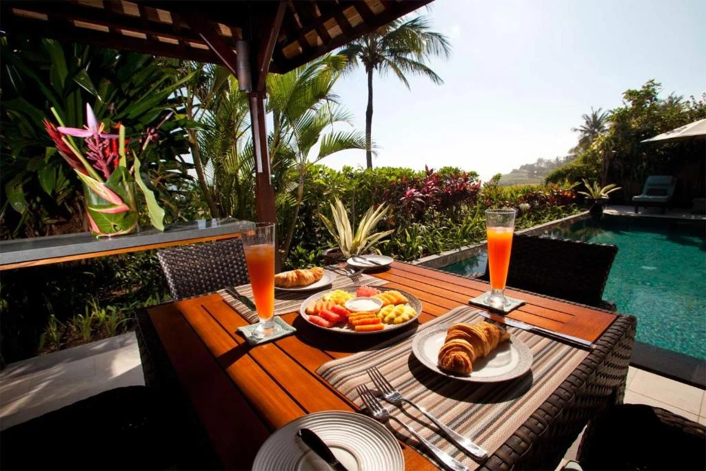 Oceanside 3-Bedroom Villa with Panoramic Sunset Views – Near Tanah Lot — image 4