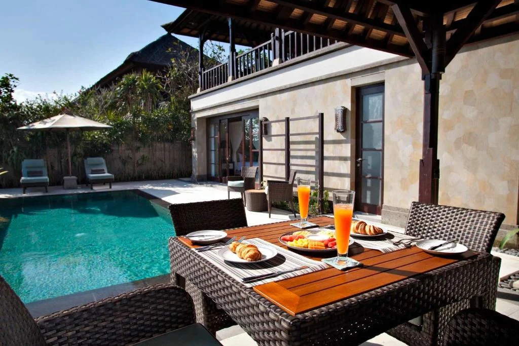 Oceanside 3-Bedroom Villa with Panoramic Sunset Views – Near Tanah Lot — image 5
