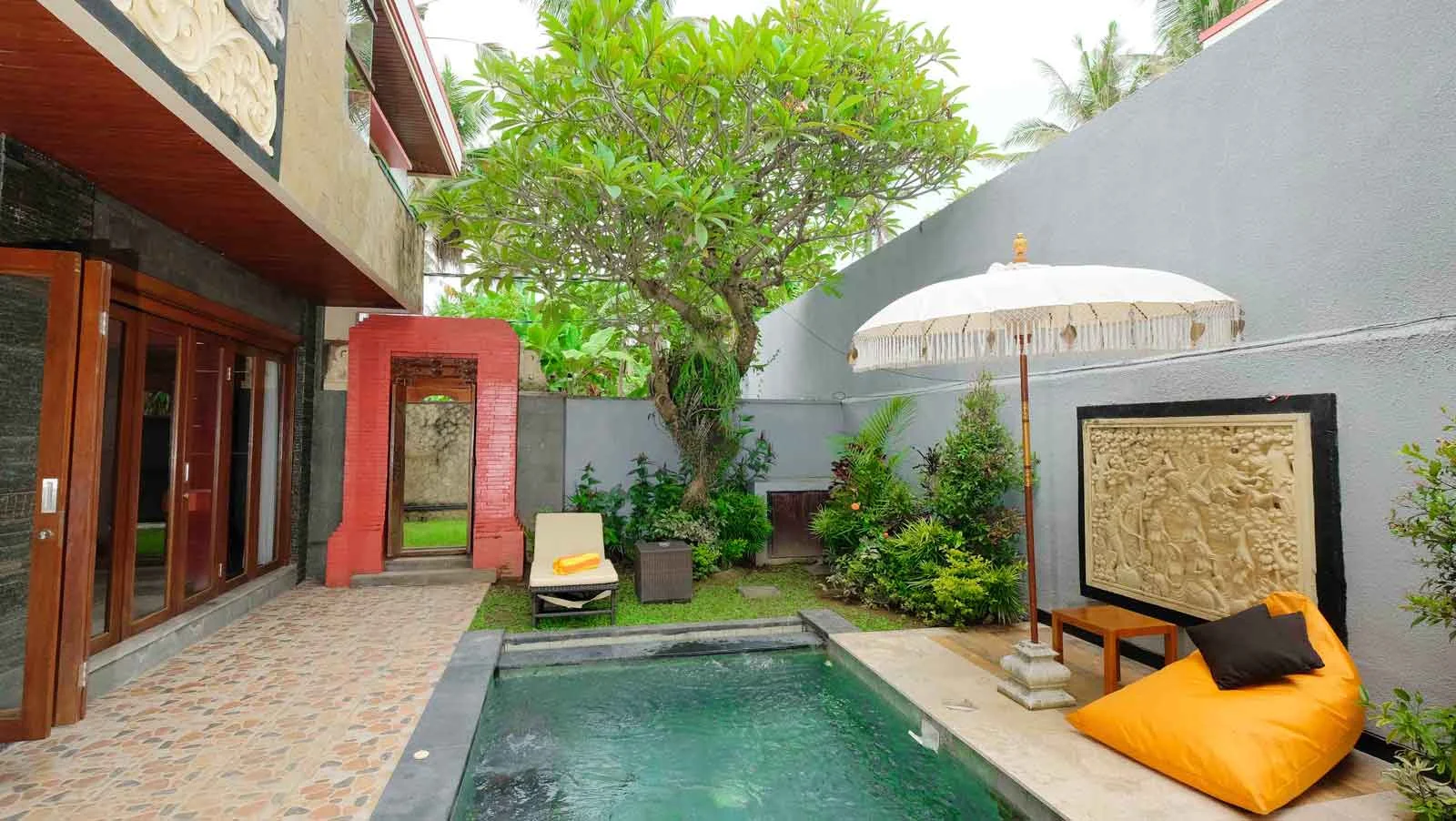 Secluded 3-Bedroom Villa in Saba, Keramas – Peaceful Retreat by the Black Sand Beach — image 13