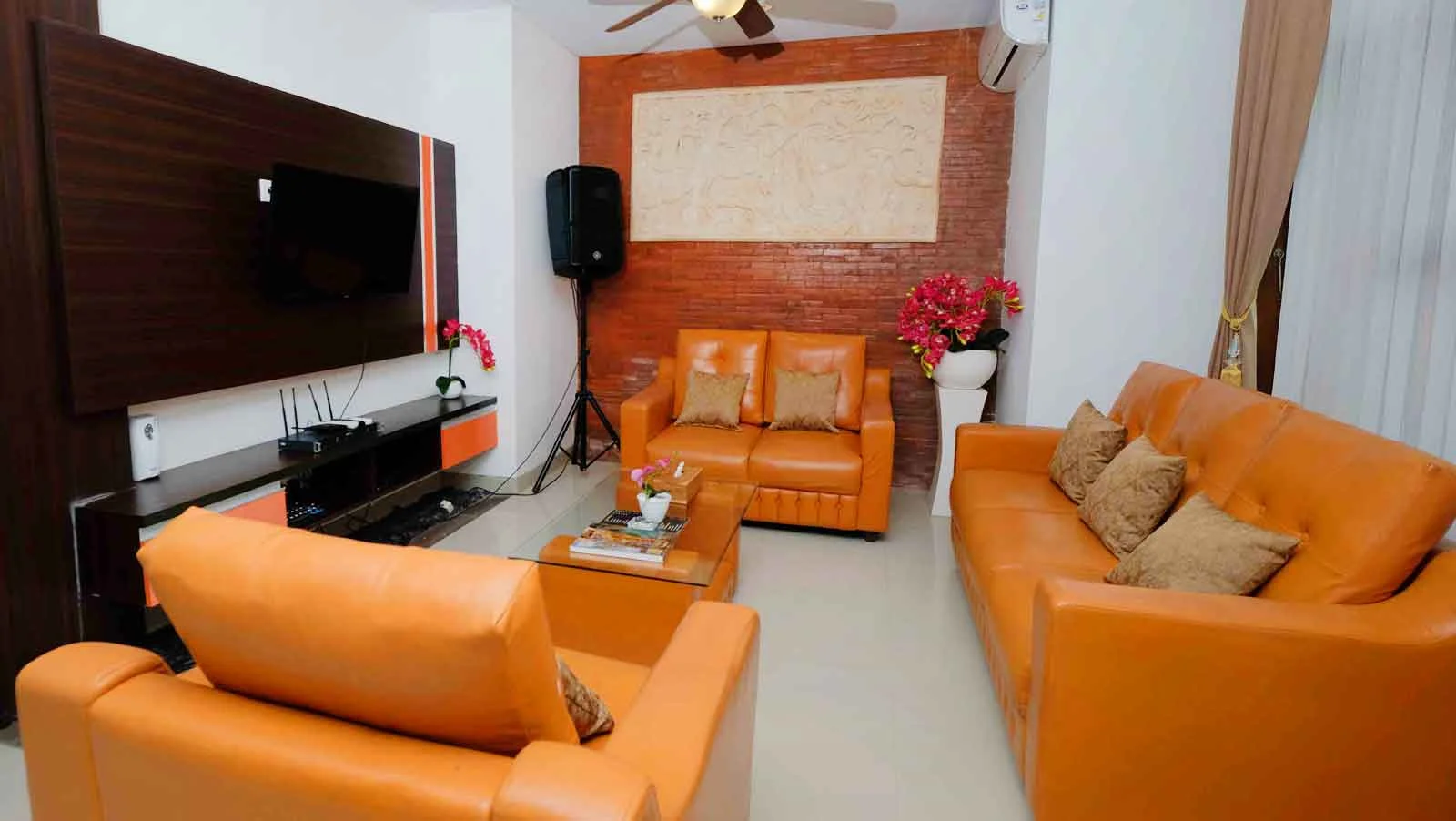 Secluded 3-Bedroom Villa in Saba, Keramas – Peaceful Retreat by the Black Sand Beach — image 8