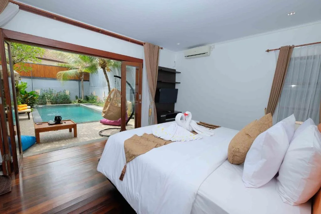 3-Bedroom Private Villa in Saba, Gianyar – Steps from the Black Sand Beach — image 11