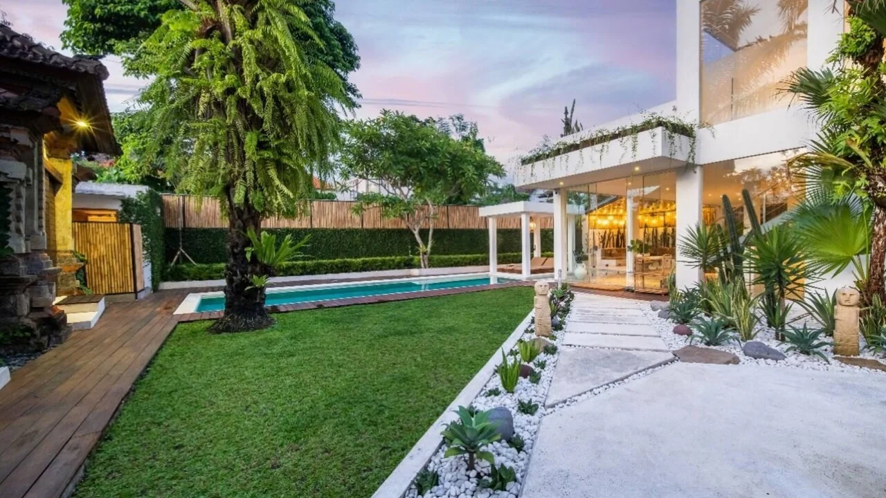 Stylish 4-Bedroom Designer Villa in the Heart of Batu Bolong, Canggu — image 14