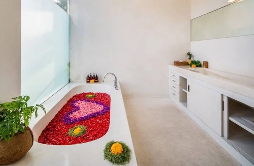 Stylish 4-Bedroom Designer Villa in the Heart of Batu Bolong, Canggu — image 11