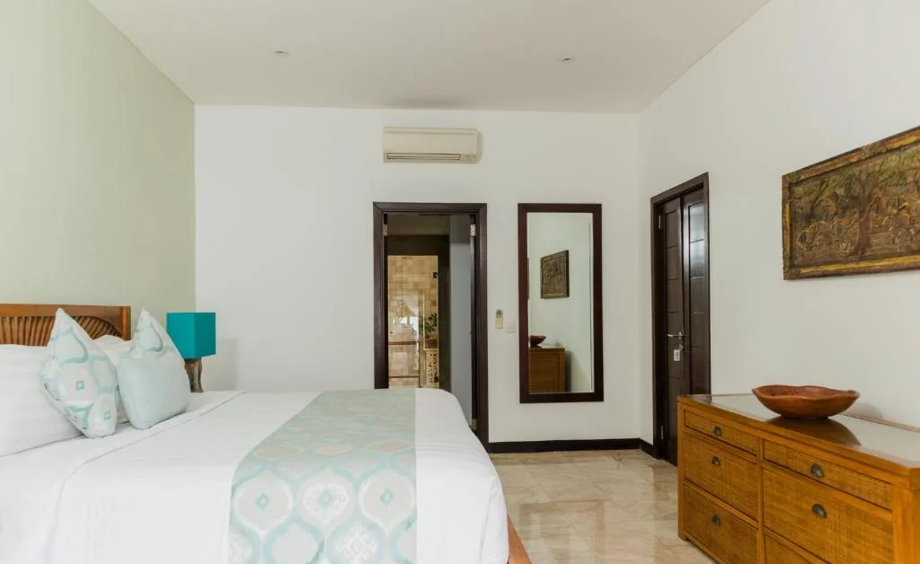 3-Bedroom Waterfront Villa with Sunset Views – Tanjung Benoa, Bali — image 14