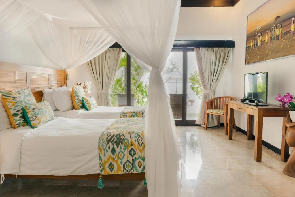 3-Bedroom Waterfront Villa with Sunset Views – Tanjung Benoa, Bali — image 11