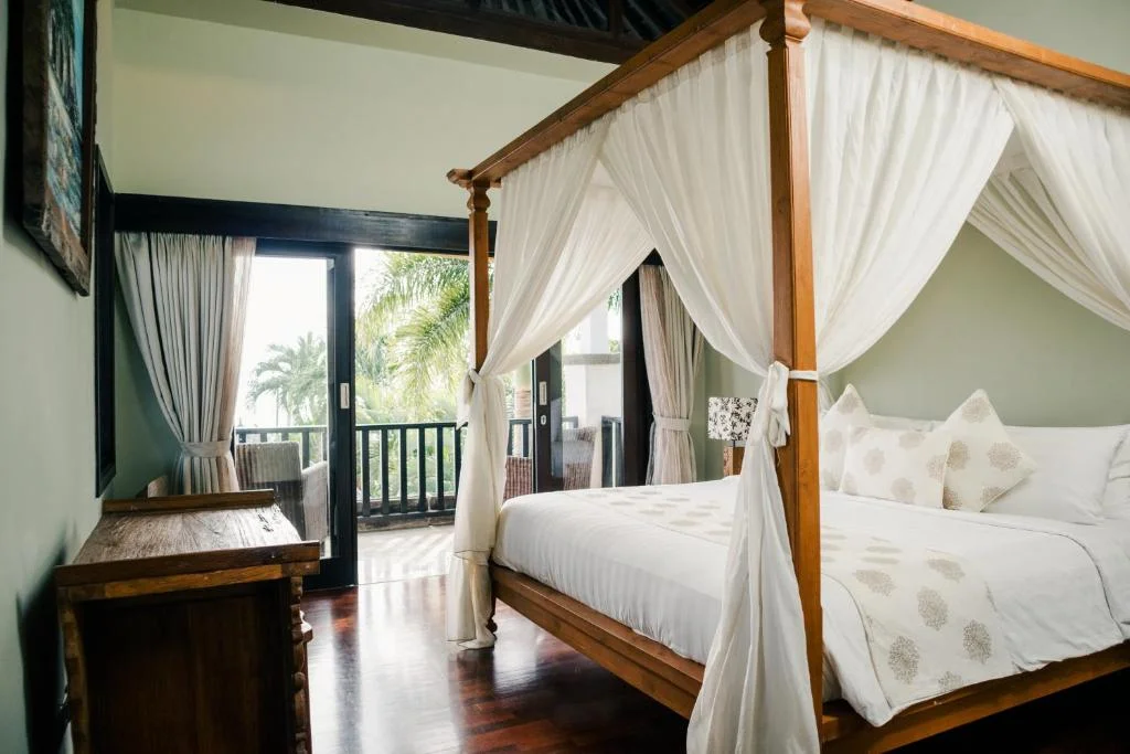 3-Bedroom Waterfront Villa with Sunset Views – Tanjung Benoa, Bali — image 10